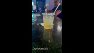 凌晨 1：00 妻子乱搞她在酒吧捡到的家伙