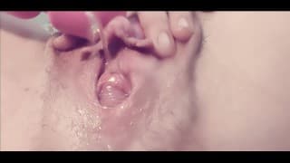 我答应过我不会把事情弄得一团糟。💦 哎呀-我喷在你的嘴里