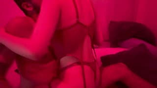 Hermanastra caliente se monta en mi verga