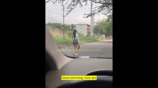 性感邻居接受去健身房的搭车，我们最后满身是汗在床上